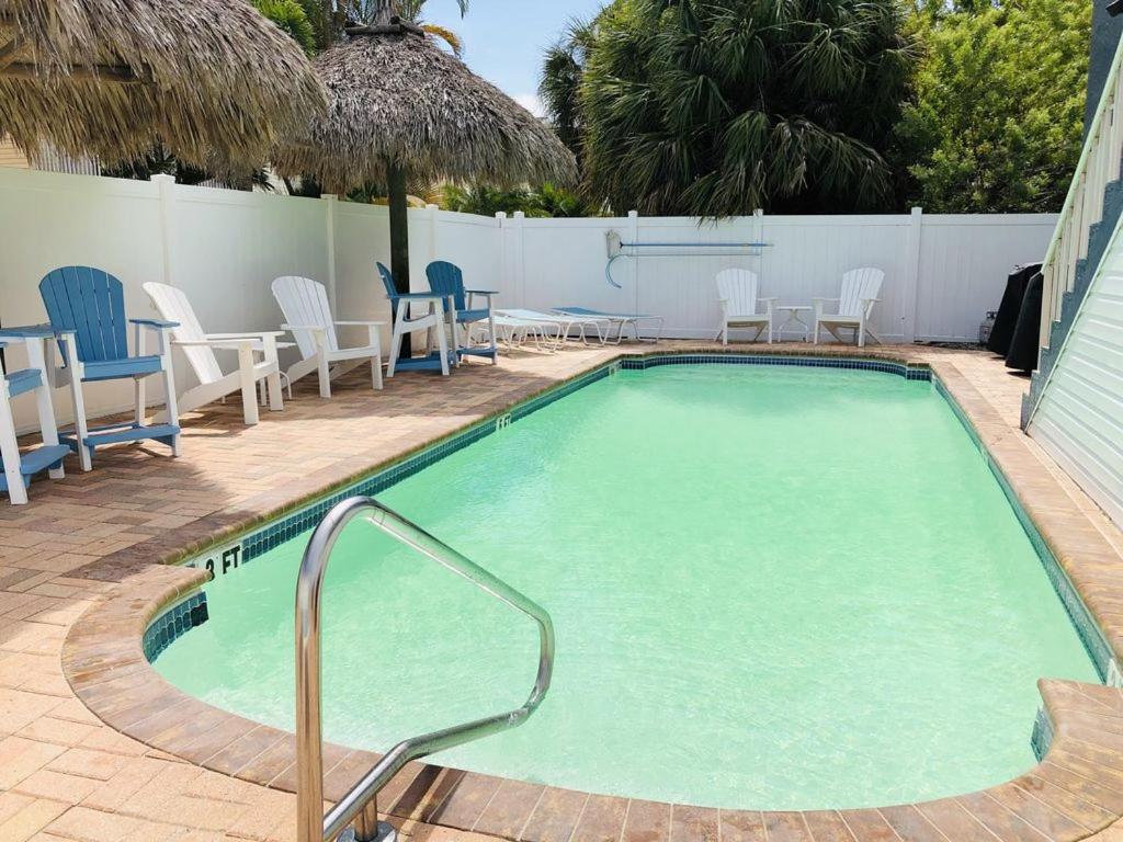 Amazing Beach Getaway Pool Condo By The Beach Bradenton Beach Exterior photo