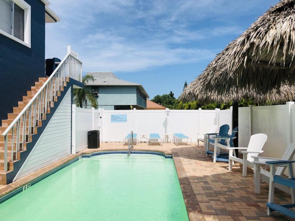 Amazing Beach Getaway Pool Condo By The Beach Bradenton Beach Exterior photo